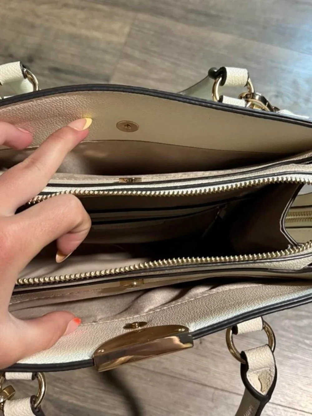 Nine West White Leather Handbag